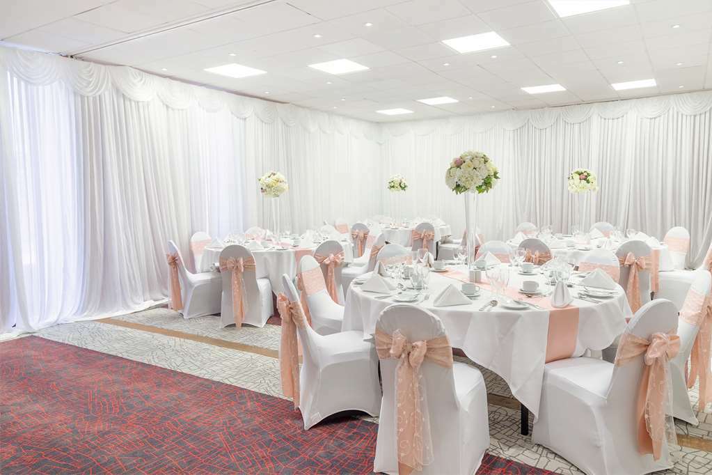 Northampton Town Centre Hotel By Accor Amenities photo